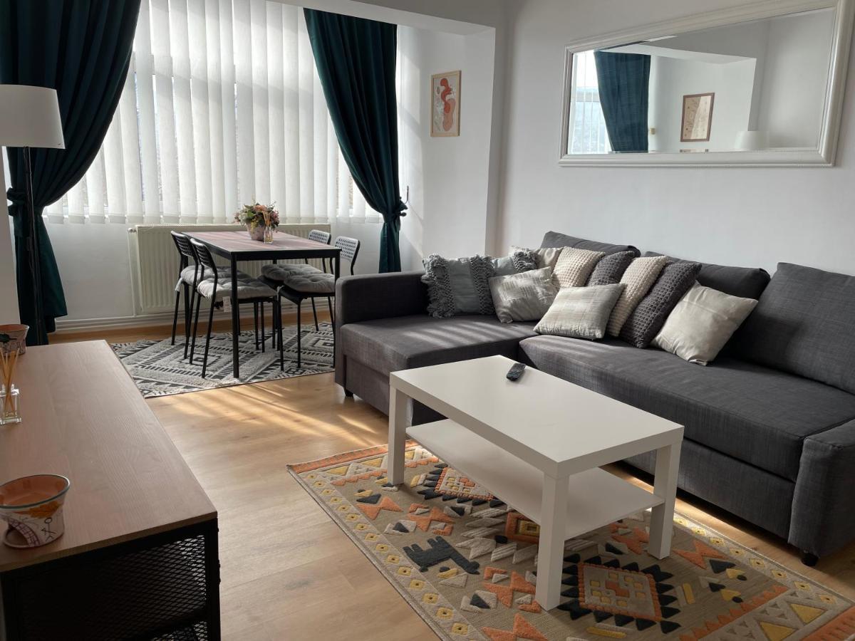 Apartament Cina Husi 外观 照片