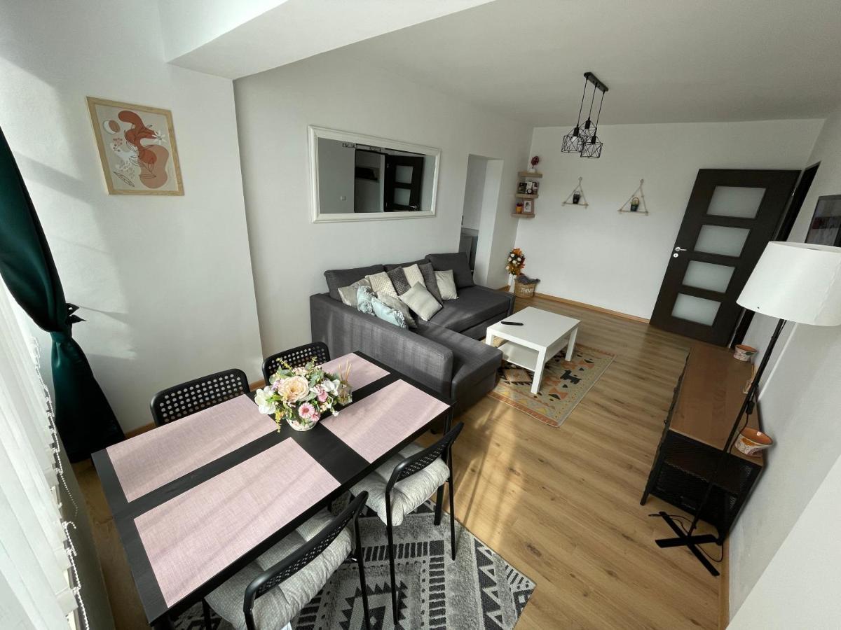 Apartament Cina Husi 外观 照片