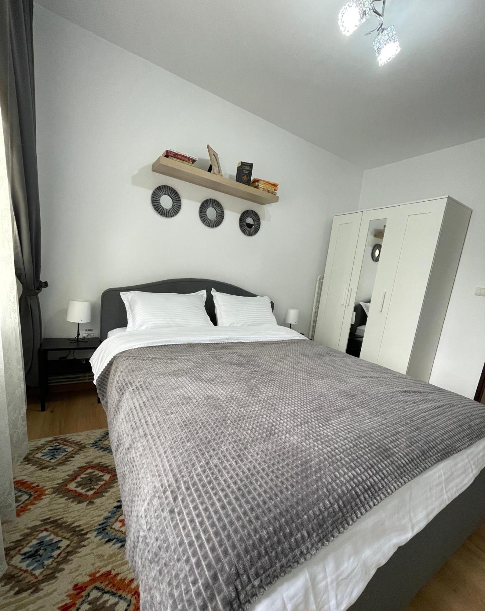 Apartament Cina Husi 外观 照片